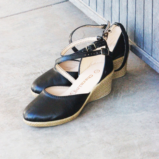 Talitha closed Black Wedge