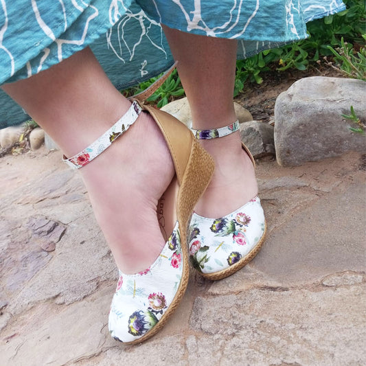 Talitha close toe Protea