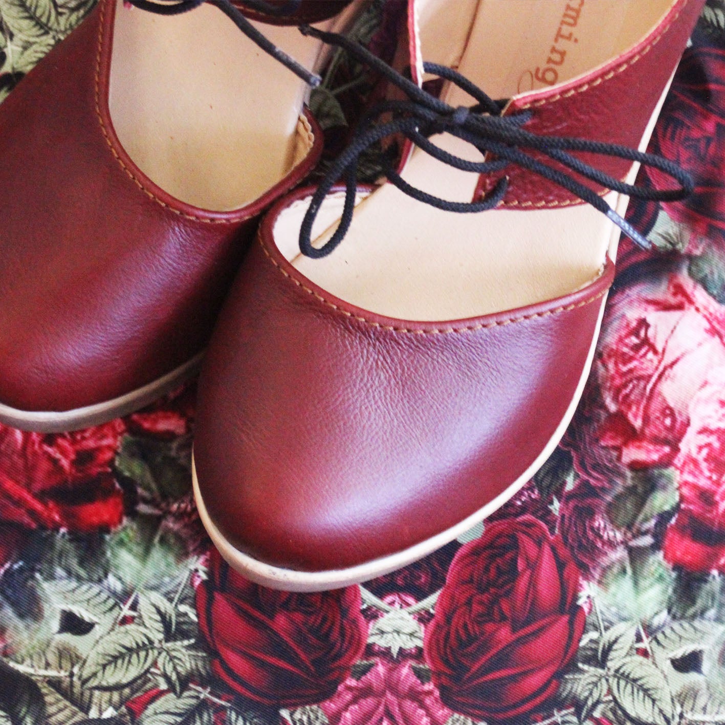 SALE Zoë Ruby Shoelace