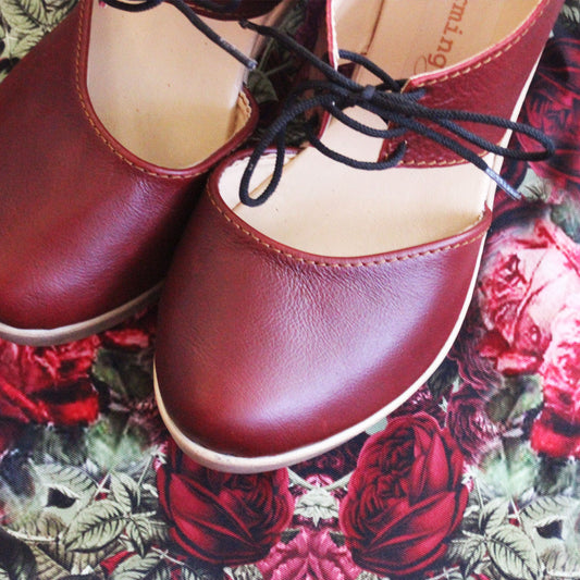 SALE Zoë  Ruby Shoelace