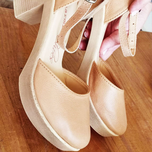 Zoë Beige closed HEELS