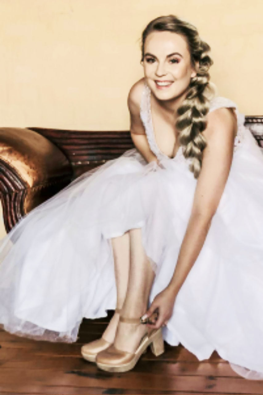 Zoë Bridal Beige closed HEELS