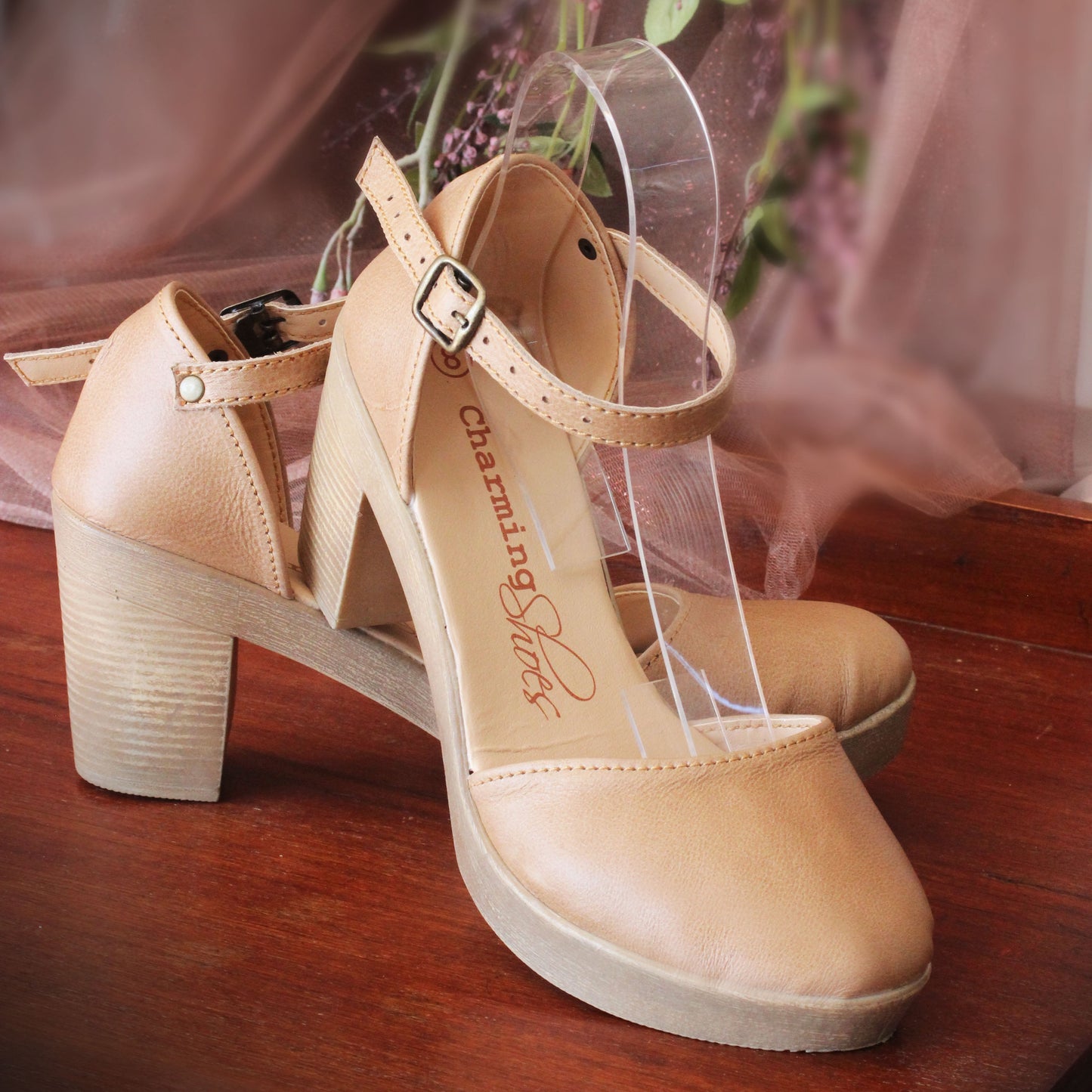 Zoë Beige closed HEELS