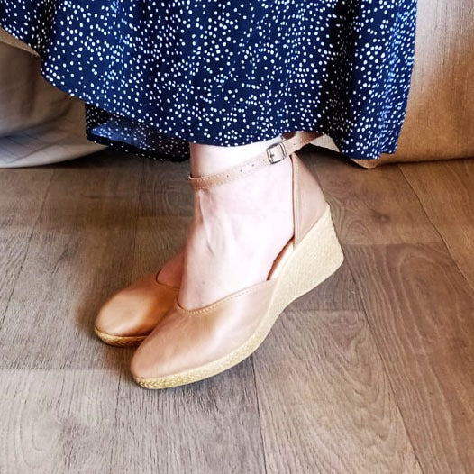 Talitha closed Beige Wedge