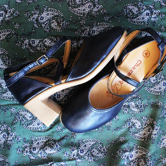 Cloë crossover Navy Heel