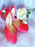 Demi  Roooi close Wedge
