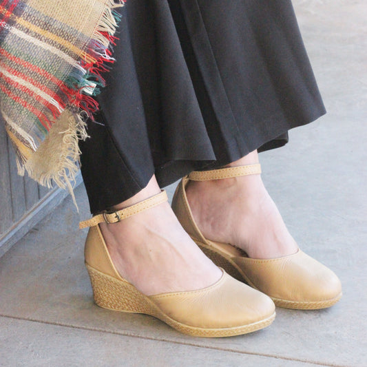 Talitha closed Beige Wedge