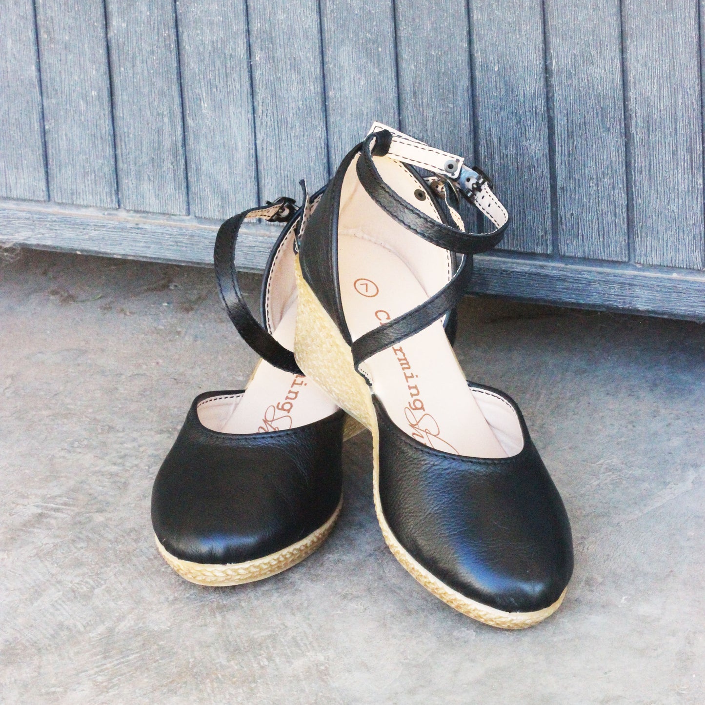 Talitha closed Black Wedge