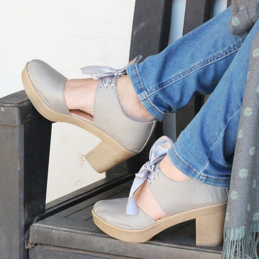 Zoë Grey shoelace HEELS