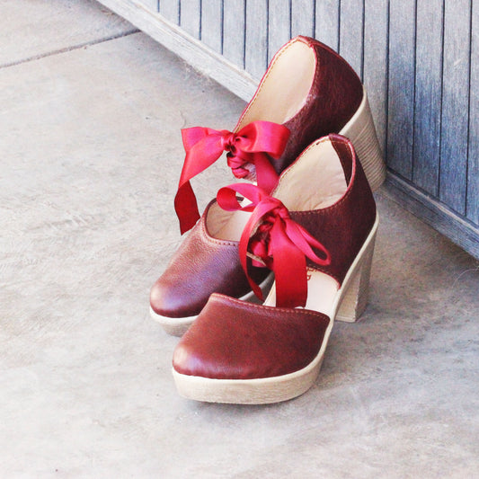 Zoë  Ruby Shoelace