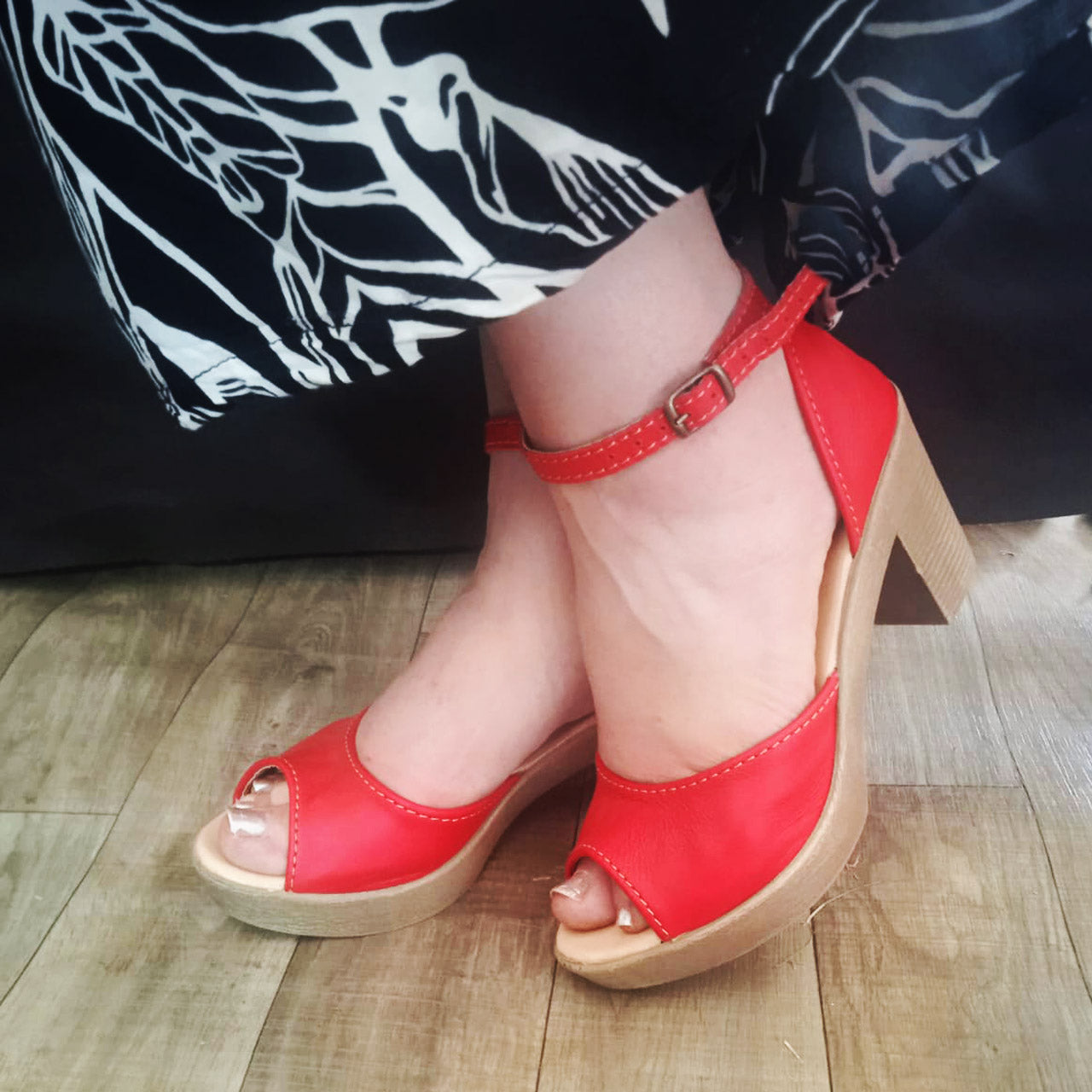 Zoë Red opentoe HEELS