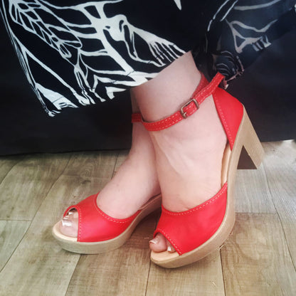 Zoë Red opentoe HEELS