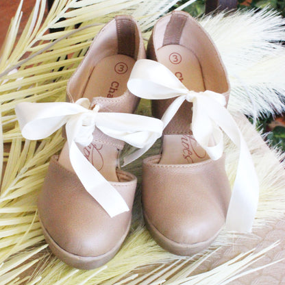 Zoë  Beige Shoelace