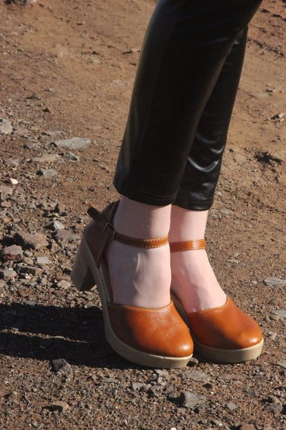 Zoë Tan closed HEELS