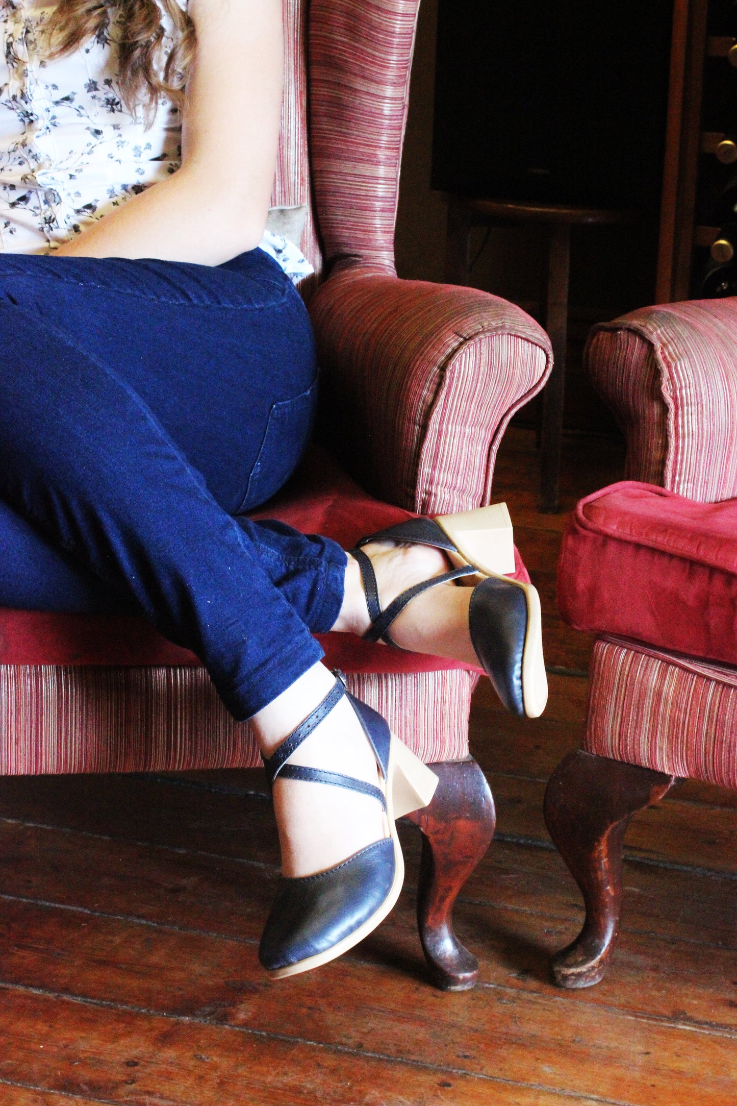 Cloë crossover Navy Heel