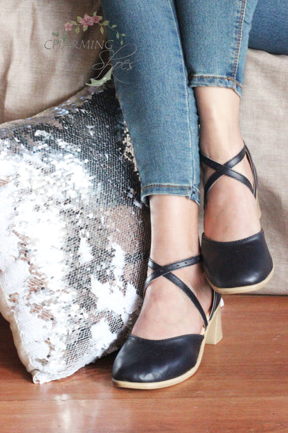 Cloë crossover Navy Heel