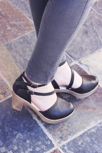 Zoë Black closed HEELS