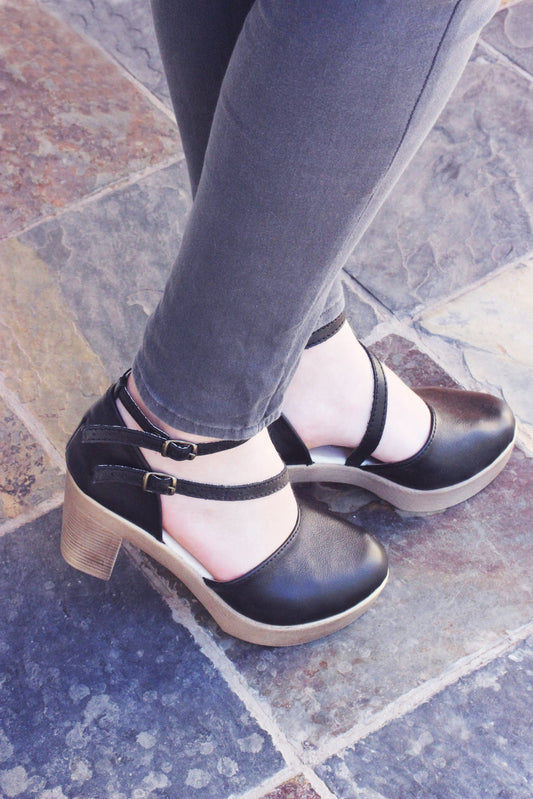 Zoë Black closed HEELS